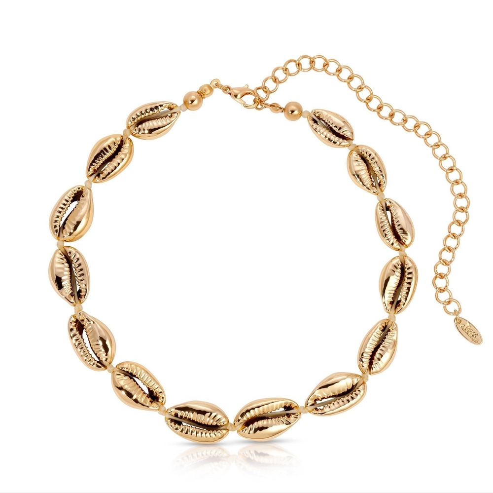 Strike Cowrie Shell Necklace 18K Gold Plating